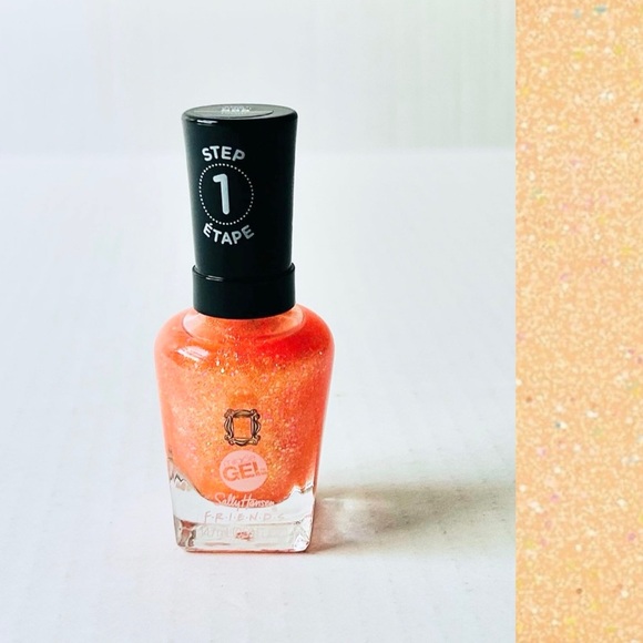 ⭐️5 For 25⭐️ Sally Hansen Miracle Gel Friends Collection Pivot! - Picture 1 of 7